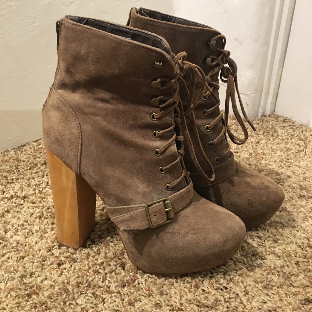 Steve Madden Lace-Up Light Brown Platform Boots